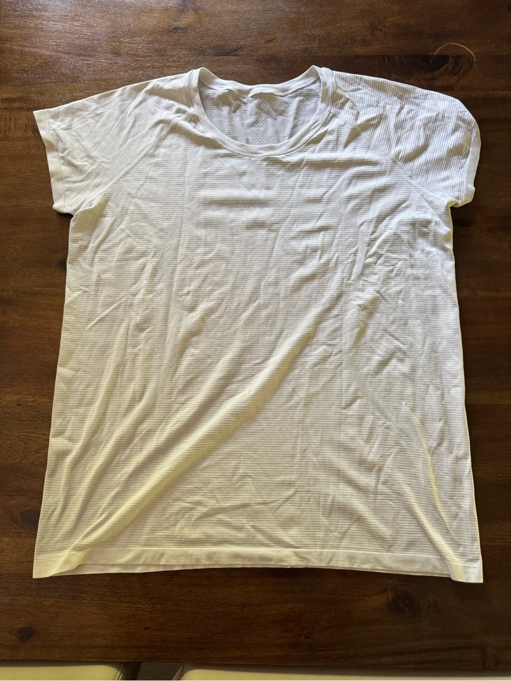 Lululemon White Swiftly Tech Short-Sleeve Shirt 2.0 *Hip Length Size 18